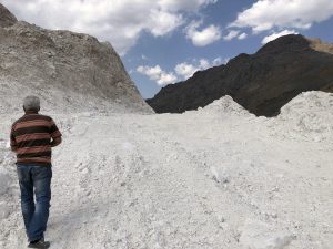 تصویری از معدن سنگ گچ در ایران